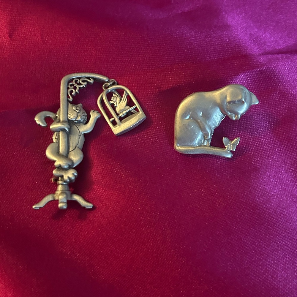 Set of 2 Cat Pins.